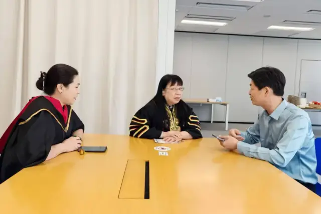 与香港护理及助产专科学院冯玉娟院长洽谈 与香港护理及助产专科学院冯玉娟院长洽谈