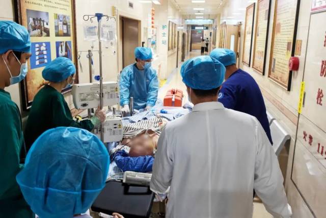 ECMO支持下转运介入 ECMO支持下转运介入