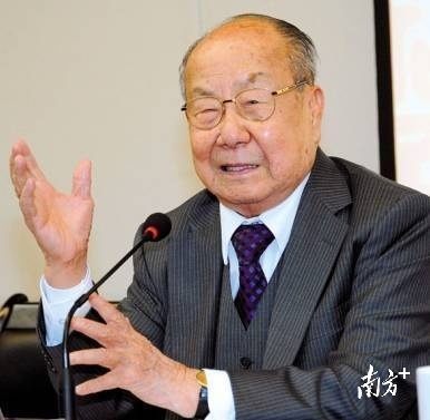 陈伟南是香港潮籍乡亲的杰出代表。