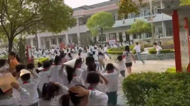 连线台湾地震时学生抱头撤离获赞的潮州学校：定期有组织演练