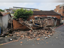 花莲震后12小时：接连的余震、崩塌的景点和扩散的影响面