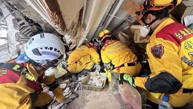 台湾花莲天王星大楼倾倒，一女子逃出后疑似为救爱猫返回丧命