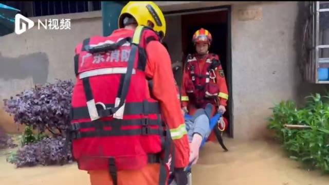 韶关暴雨来袭，浈江消防大队26分钟极速解救被困群众