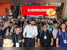 密集莫恐，第135届广交会首日6万外商云集、人头涌涌