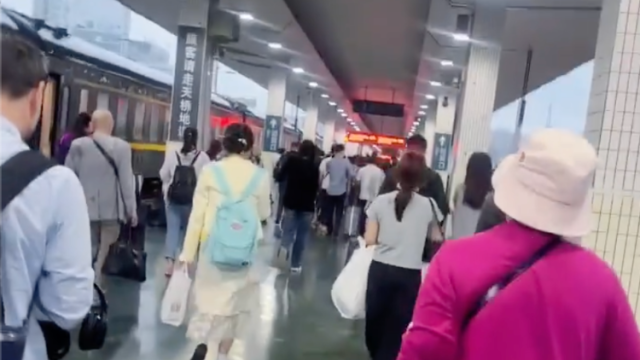 因暴雨滞留韶关的旅客讲述转移详情：有车接送，赶上了考试