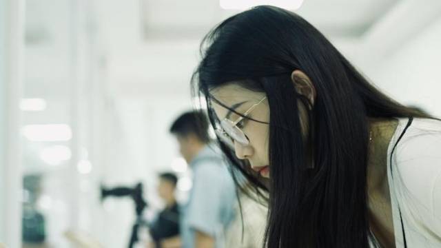 平均10秒生产一台新手机，探寻OPPO智能生产线