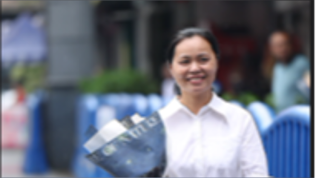 首批考生迎来鲜花祝福，高考收官日看广州家长花式迎接！