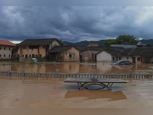 梅州蕉岭村民讲述深夜紧急转移:洪水前接通知,后巡查至天亮