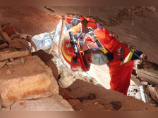 消防正在救援!梅州多宝村一处房屋因山体滑坡坍塌3人被埋压