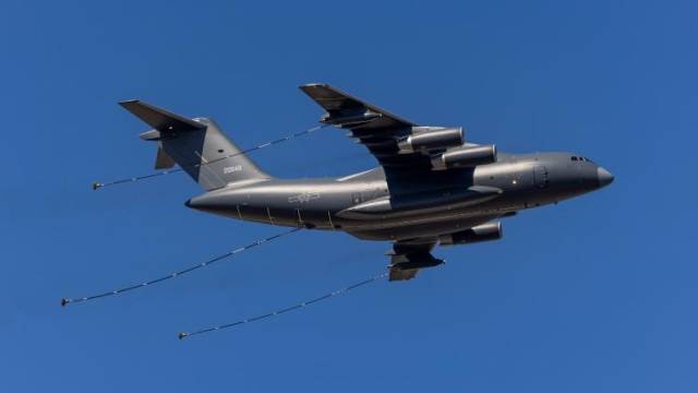 直击航展：“空中加油站”上线，运油-20有点“萌”