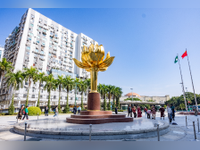 从一朵莲花说起，澳门25年如何改变