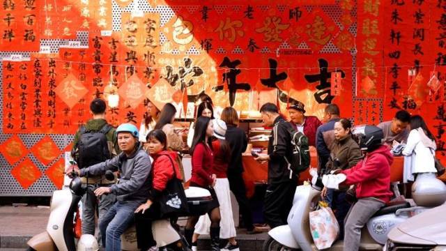 街坊必打卡！佛山最红“挥春街”墨香四溢、年味满满