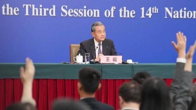 用高频词打开外交主题发布会，看中国如何为世界注入稳定性