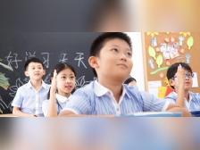 我发现,老教师的3个土方法,真的能管住班