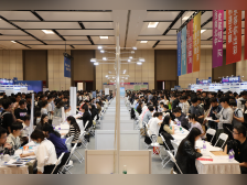 醒狮迎才、AI面试！长沙这场湾区招聘会高燃出圈