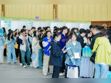 “百万英才汇南粤”在成都火了！现场人潮涌动！上万人次参与