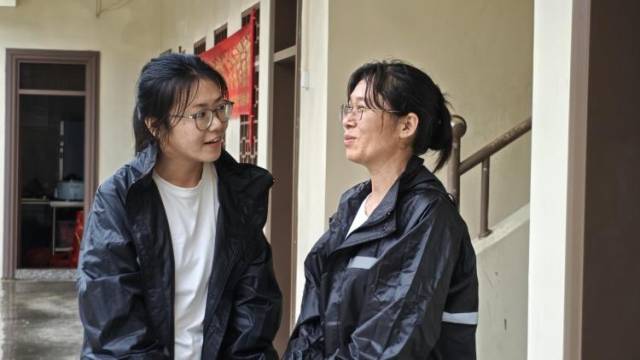 日常磨炼显公仆本色！刘名芳的呼喊、钟威的冲锋为何震撼人心