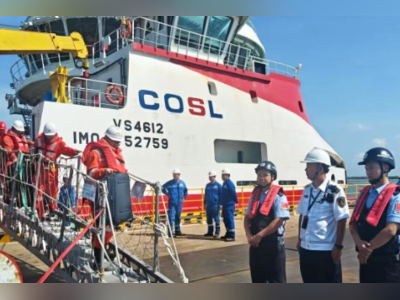 湛江318艘商船锚泊,8艘大马力拖轮备战最强台风