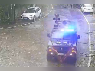 直击广东应对“桦加沙”现场:警方出动装甲车转移受阻孕妇