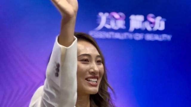 郑钦文亮相进博会欧莱雅展台，谈护肤心得