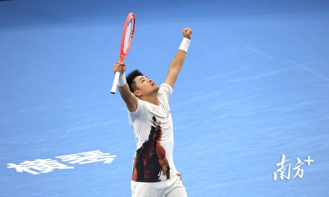 吳易昺獲得男單冠軍。 吳易昺獲得男單冠軍。