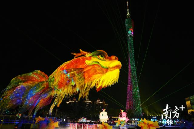 十五运会开幕式上惊艳亮相的大鳌鱼再度“登场”广州国际灯光节。