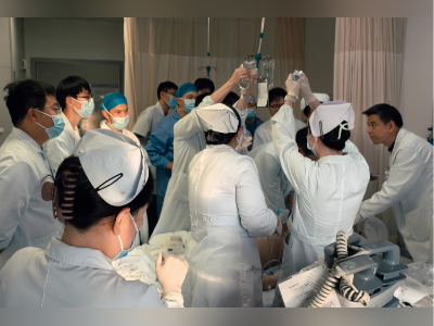 肺癌患者突发心梗，深圳医院医护团队接力按压六千次抢回一命