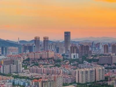 把政治优势转化为治理效能发展势能