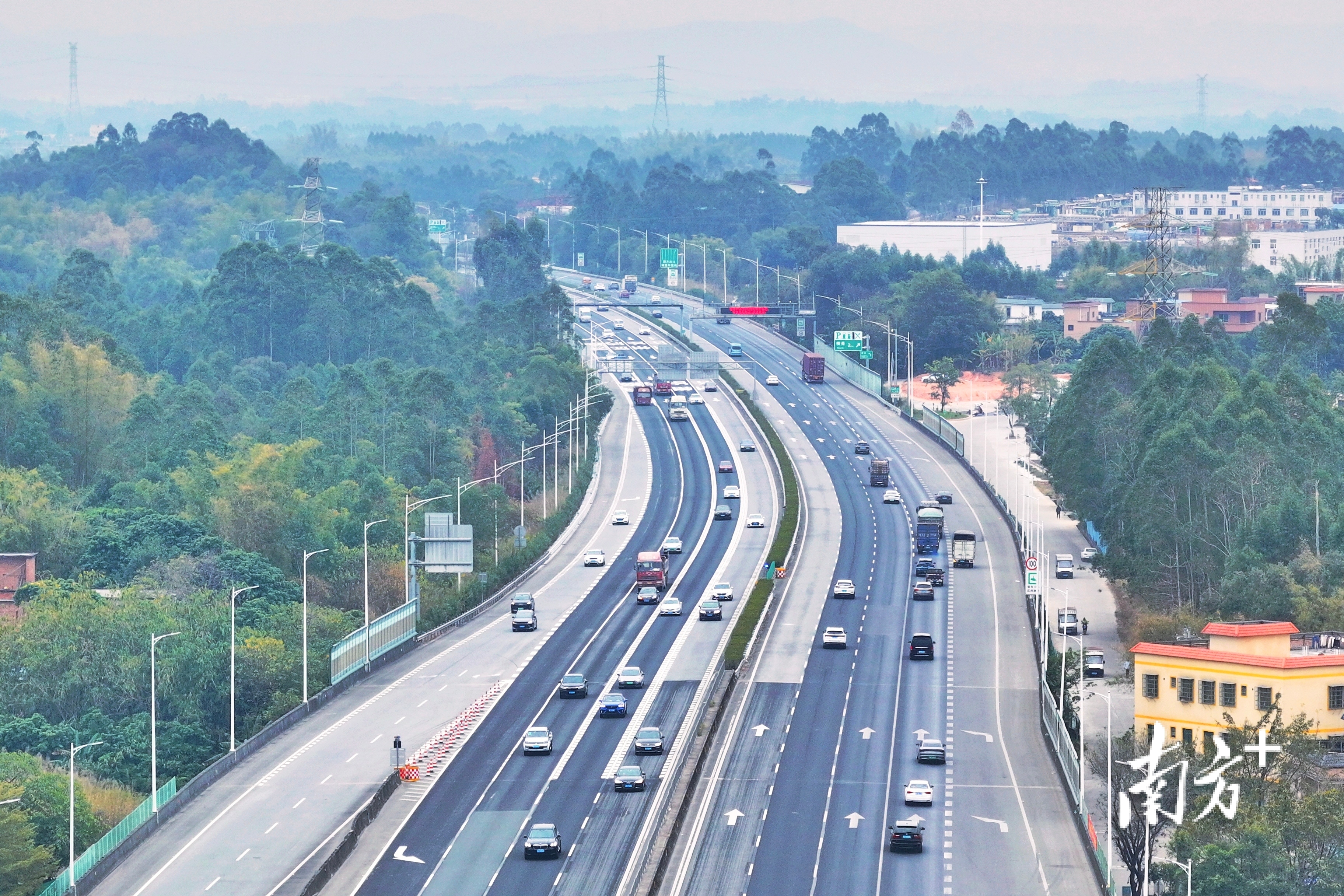 春运,从“匆匆赶路”到“从容体验”
