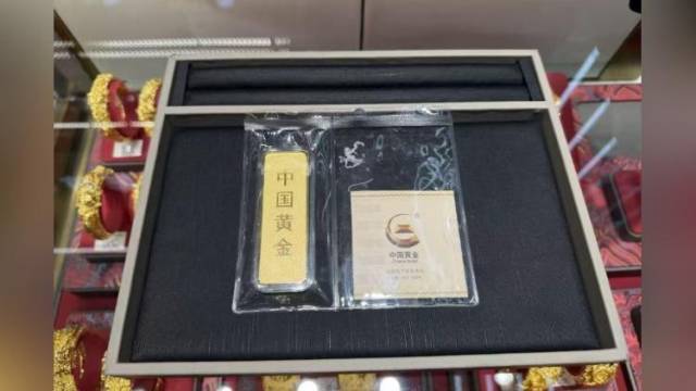 金市两面！走访广州多区金店：金条抢手，大克重首饰入手谨慎
