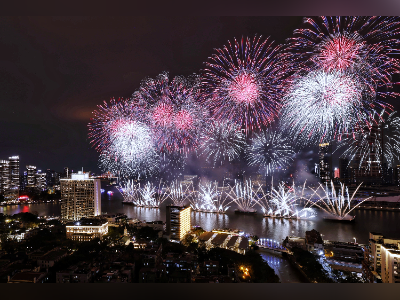 超15万发烟花流光飞舞,广州白鹅潭“春晚”震撼我一整年