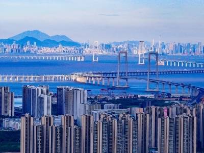 两个“世界级”！从政府工作报告看大湾区建设新机遇｜经济粤评