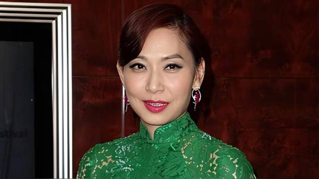 邝美云春茗盯上“大湾鸡”，全程夸爆赞“好可爱”