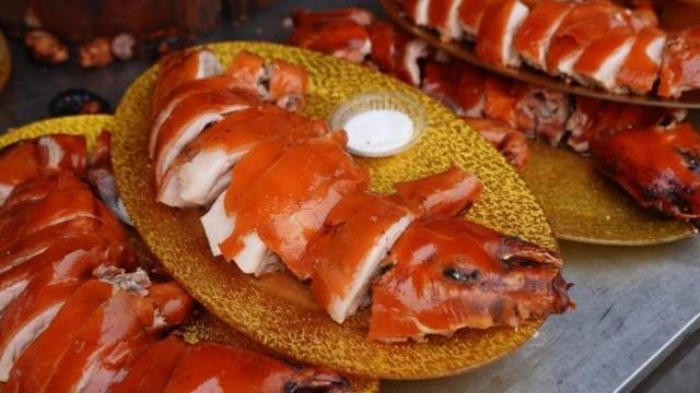 路边支锅，乳猪龙虾摆上桌！实拍湛江吴川年例，全是硬菜