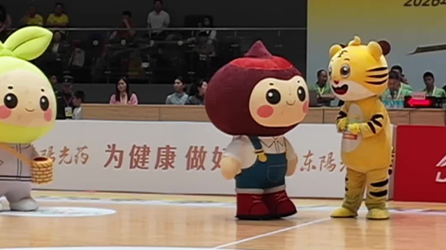 粤BA现场萌物来袭：“华南虎”拿捏“梅岭鹅王”