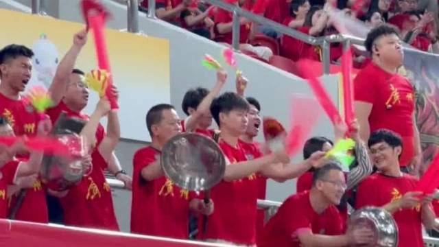 “广东省盆”配甘蔗？粤BA赛场球迷粤式BGM！