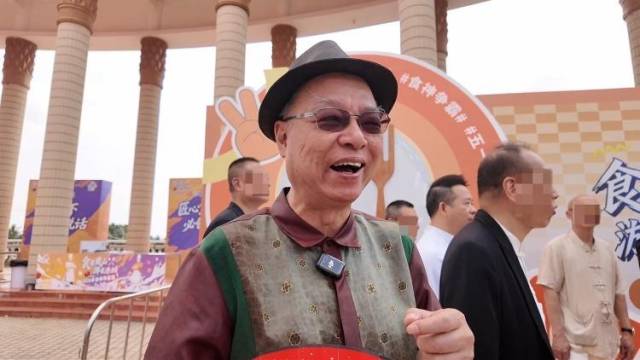 香港导演李力持被湛江“圈粉”：五一假期力荐湛江鸡