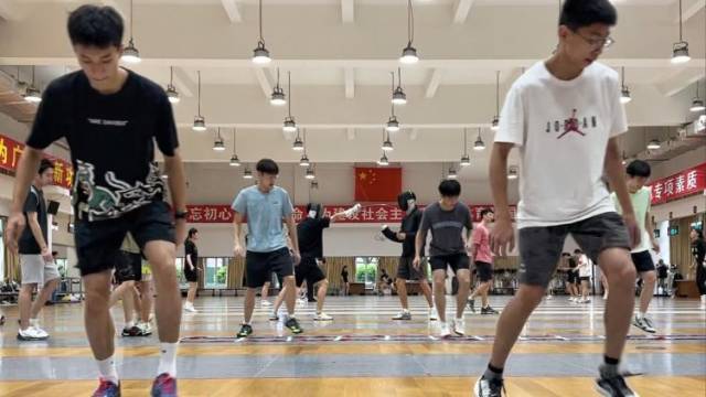 多少岁还算青年？无论几岁好奇心万岁，祝你依旧“后生可畏”