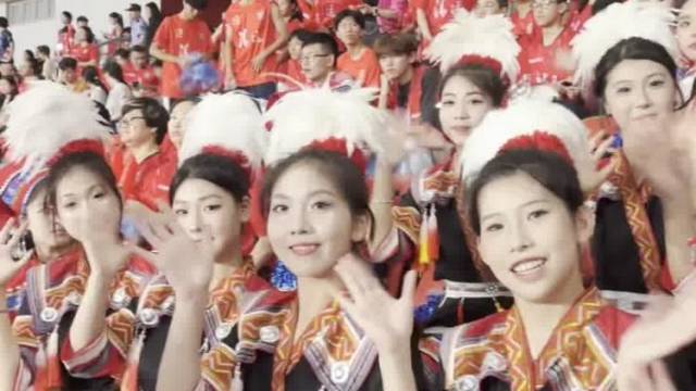 30名壮瑶姑娘穿民族服饰跳热舞，清远拉拉队燃爆主场