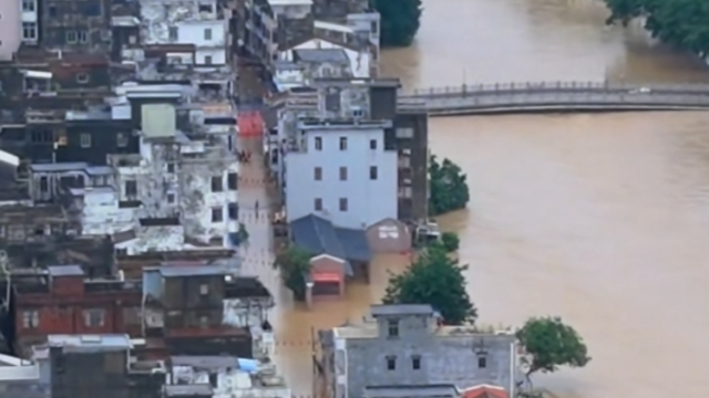 阳江持续暴雨内涝加重，21日中午或迎4.3米水位峰值