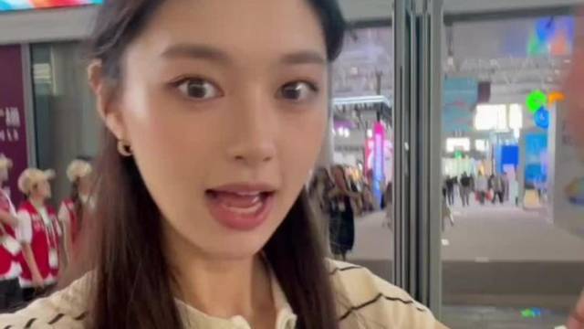 壮锦小马卖爆,“四小龙”成爆款,来文博会看传统技艺焕新生