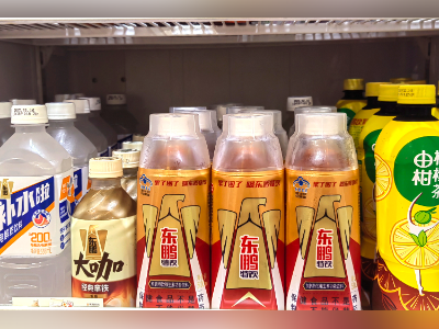 东鹏饮料澄清“老板拒喝自家产品”谣言并报警，张雪发声