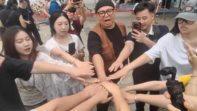 百余名网红扎堆韶关！百年东街直接挤爆了