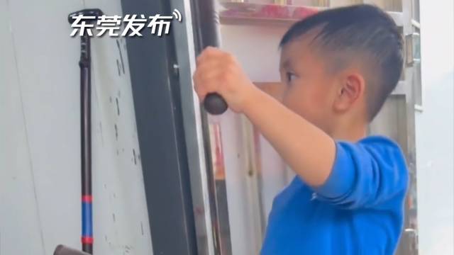 东莞小孩哥当上龙舟“指挥官”？狠狠拿捏！