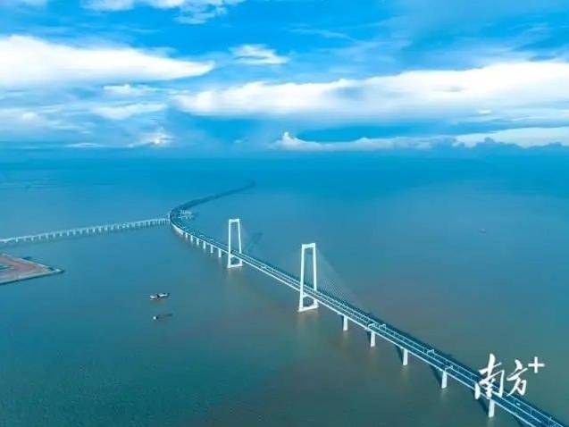 海陆空联动!深中通道上演紧急救援演练