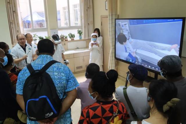 通过VR了解我院中医正骨技术操作应用