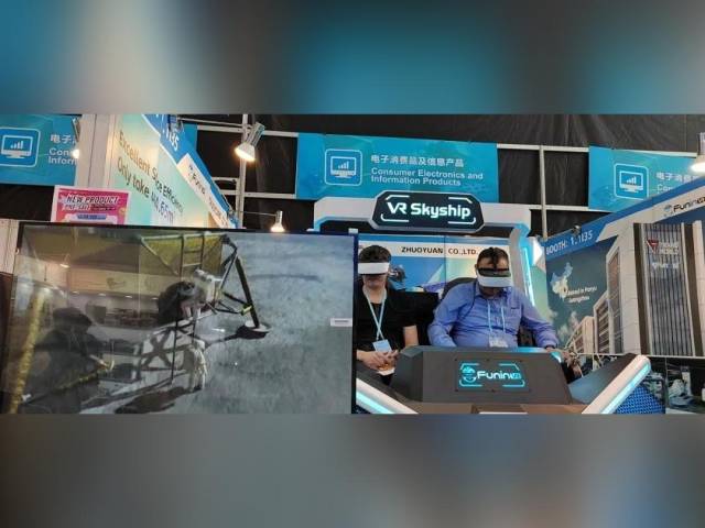 好“热”！跟着《南方》杂志记者一起探广交会，现场人流让我们震惊了