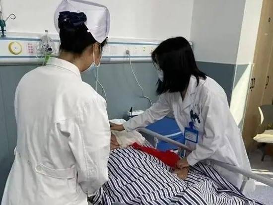 女子拆快递后被感染！临近“双11”，医生提醒→