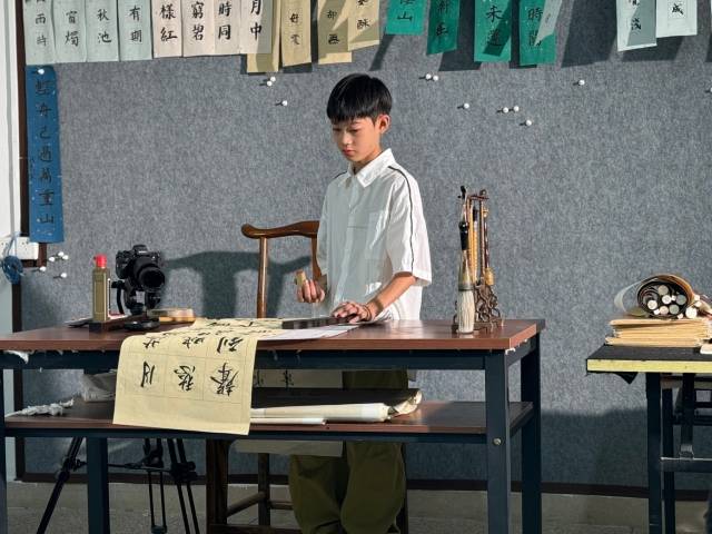 新时代好少年 | 许博轩:传承笔墨文韵,书写少年壮志