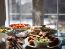 餐饮人冲刺“春节档”：广州老字号年夜饭包厢已订满，上门私厨假期收入上万